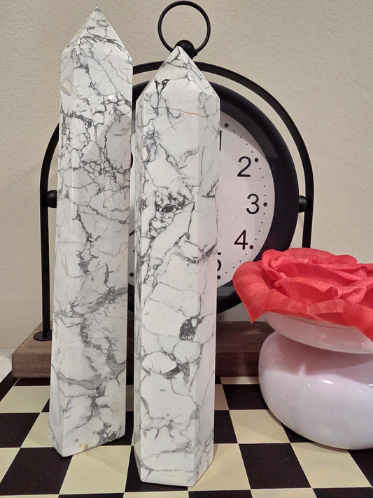 Large Howlite Tower – White Marble Crystal Point, Calming Stone Décor
